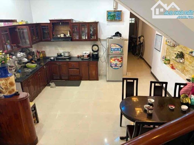 Bán nhà 3 tầng đường (7.5m) Cần Giuộc, P. An Khê, Thanh Khê - DT 90m2, giá 6,45 tỷ tl - 2