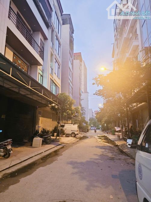 Chính chủ  cần bán đất phân lô, liền kề Vạn Phúc – 44m – mặt đường 15m – giá nhỉnh 14 tỷ - 2