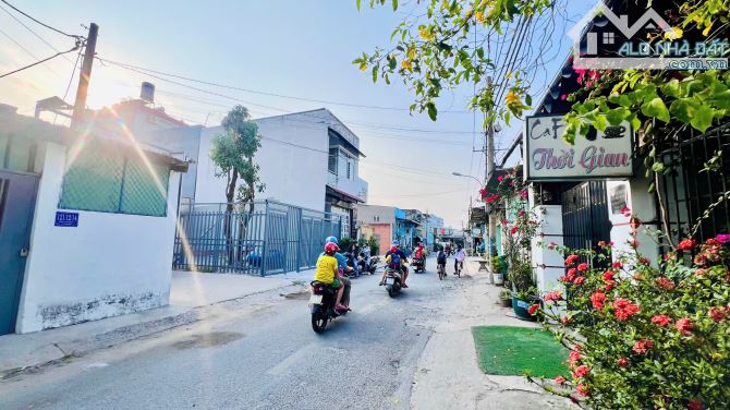 Mặt tiền kinh doanh chỉ 4.2 TỶ, đường An Phú Đông 10, gần Vườn Lài - 2