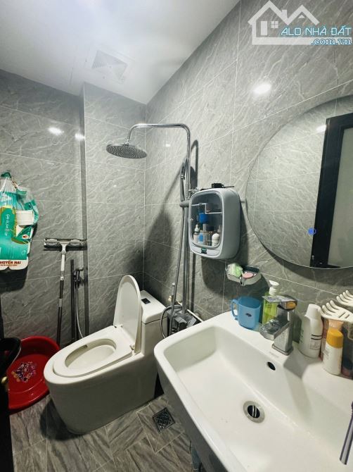BÁN NHÀ SIÊU ĐẸP HOA BẰNG 45M 5T MT 5M  NGÕ THÔNG RA ĐƯỜNG LỚN GIÁ NHỈNH 9 TỶ - 2