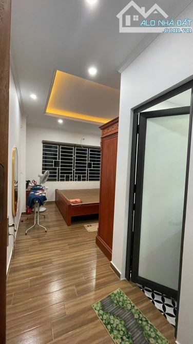 SIÊU PHẨM PHẠM NGỌC THẠCH - 39M 5 TẦNG NHỈNH 7 TỶ NGÕ 3 GÁC CHẠY VÈO VÈO - 2