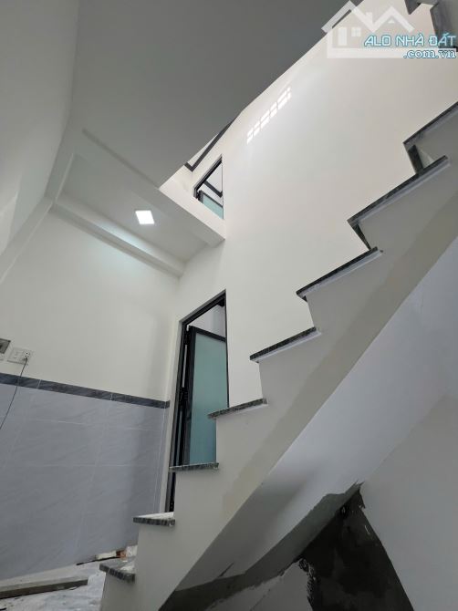 Bán nhà hẻm Phạm Thế Hiển Phường 6 Quận 8. Nhà nở hậu - 3.7 Tỷ - 3 tấm - 2