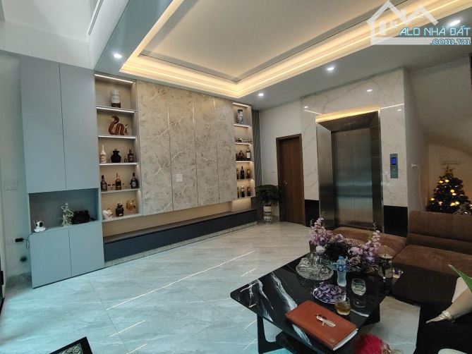 NHÀ ĐẸP BỒ ĐỀ,LÔ GÓC,7 TẦNG THANG MÁY,NGÕ Ô TÔ VF3,FULL NỘI THẤT XỊN, Giá cực tốt dầu tư. - 2