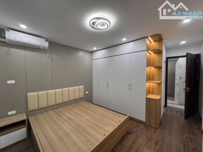 Cần bán nhà lô góc mặt tiền 4,1m xây mới hiện đại  5 tầng có thang máy đầy đủ nội thất - 2