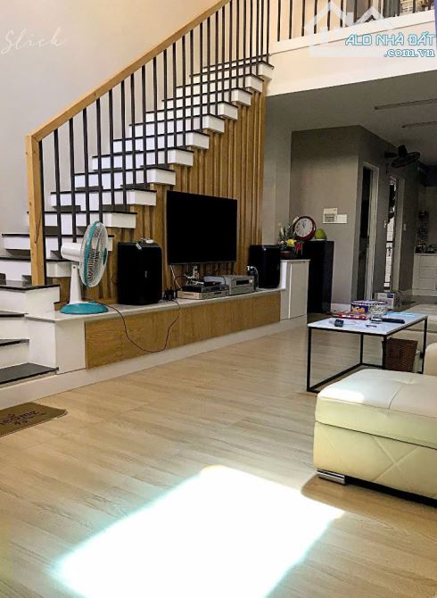 Hàng kín mới ra - 6x15m - trệt 2 lầu - ngay khu sân bay KT3 - Hoàng Hoa Thám giá chỉ 11.5 - 2