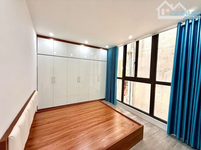 Hơn 6 tỷ có nhà đẹp lõi quận Đống Đa gần Văn Miếu Quốc Tử Giám 30mx4T - 2