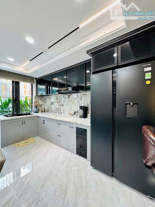 Nhà hiếm! Tân Bình-khu VIP K300, khu cực kỳ đáng sống, nhà đẹp full nội thất, 5 tầng mới - 2