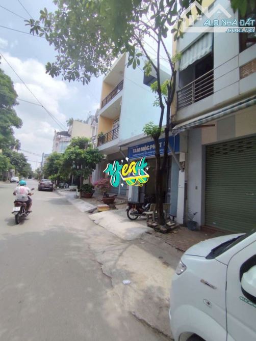 Bán nhà cấp 4 tiện xây mới khu Nam Long, giáp Gò Vấp. DT 4.4*18m, CN đủ, đường 10m, 7.5tỷ - 2