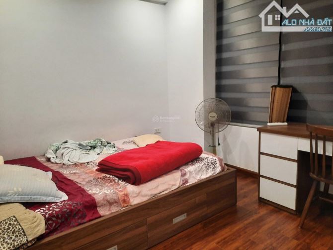 Hiếm! Căn 2 phòng ngủ - 176 Định Công, full nội thất 72 m2 giá 5.2 tỷ có TL - 2