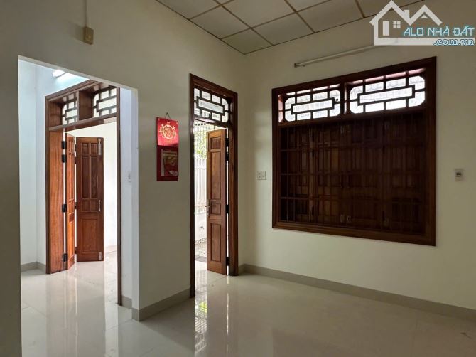Bán nhà ktái định cư Vĩnh Hiệp và Vĩnh Trung. DT 120m2 ngang 6m. 3PN. Giá bán 3,6 tỷ - 2