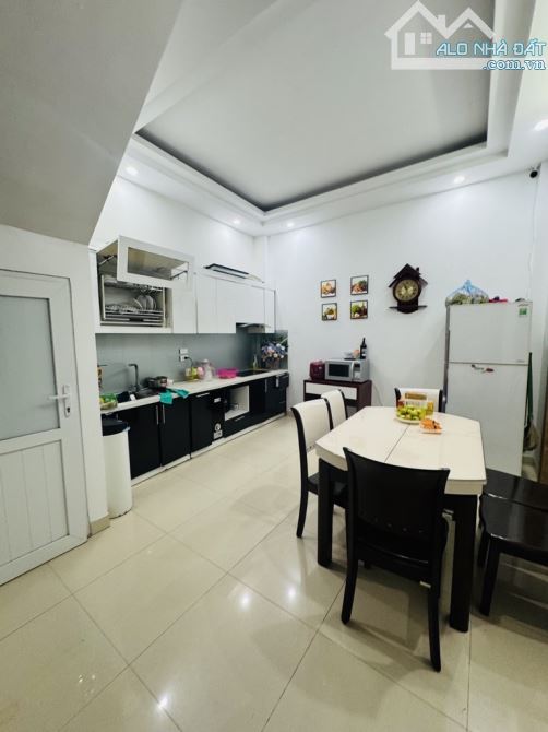NHÀ BÁN CẦU GIẤY - DÂN XÂY - MẶT NGÕ RỘNG THOÁNG - Ô TÔ GẦN - 30MÉT RA PHỐ   - DT 40M - - 2