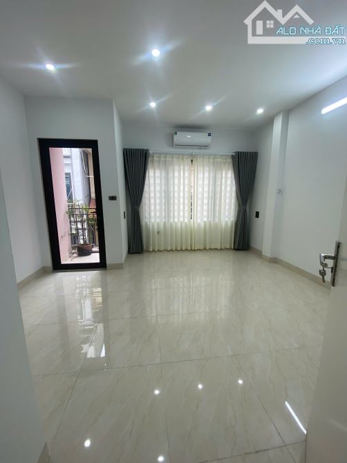 [Chủ đi Mỹ định cư] Siêu Phẩm Định Công Thượng - Ô Tô Đỗ Cửa, Gần Mặt Phố - Giá 7.55 Tỷ - 2