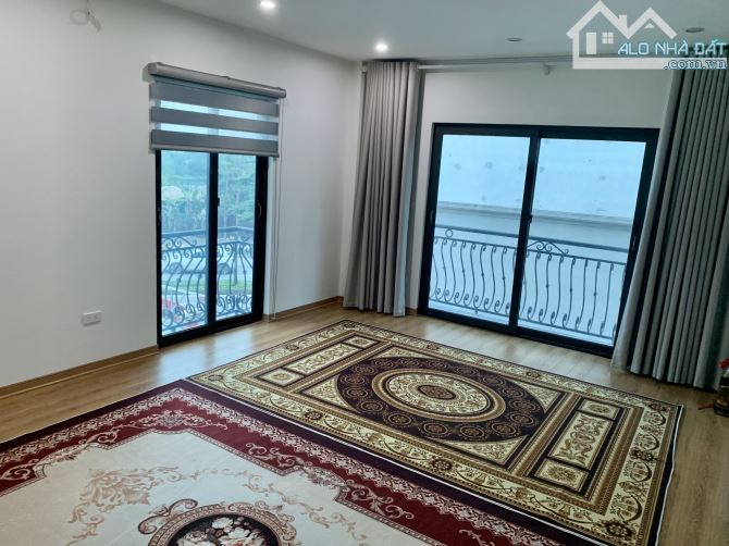 - Bán nhà đường Trần Cung, sát phố, nội thất xịn sò, 38m2, 8.95 tỷ. - 2