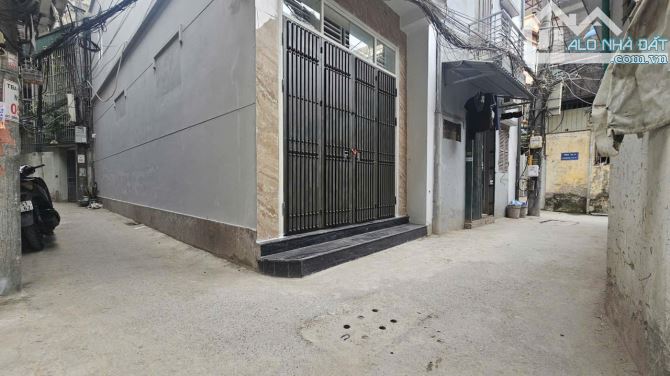 Lô góc, ô tô đỗ cửa, đường 19/5, Văn Quán, Hà Đông, Hà Nội - 2