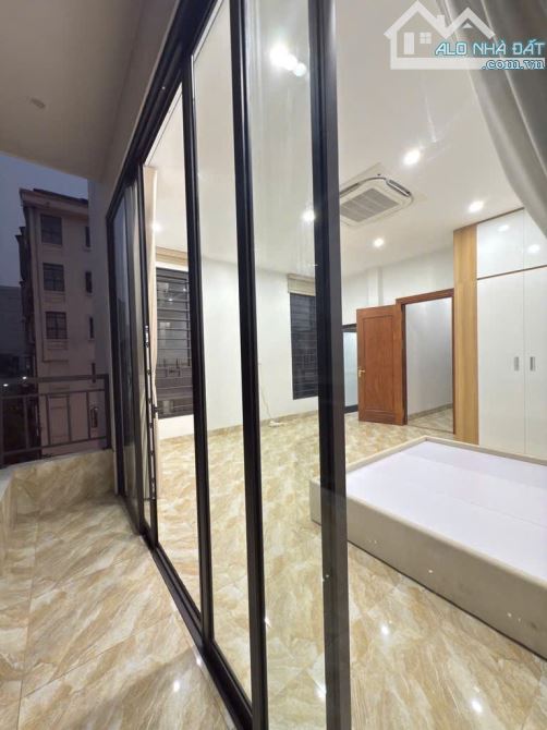 Bán nhà 5 tầng thang máy mặt ngõ phố Thụy Khuê, Tây Hồ, ô tô lùi cửa, ngõ nông, 40m, 11.5 - 2