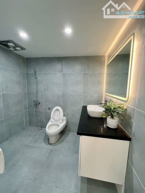 NHÀ 5 TẦNG - CHỈ NHỈNH 5 TỶ – QUANG TIẾN – Ô TÔ ĐỖ CỬA –CỰC GẦN  ĐẠI LỘ THĂNG LONG - 2