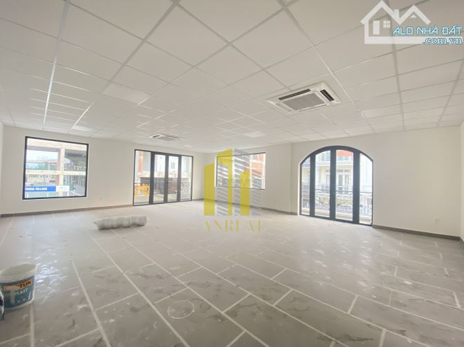 CHO THUÊ CĂN GÓC SÀN TRỐNG - CÓ THANG MÁY GIÁ 65 TRIỆU - 2