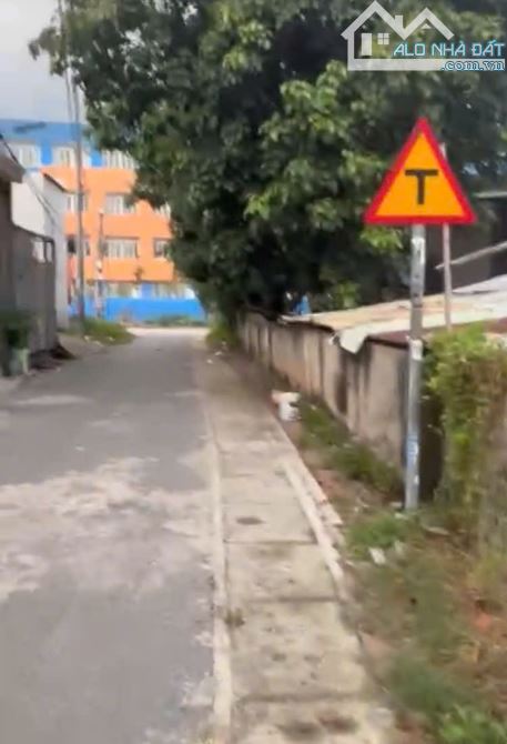 MUA ĐẤT CÁCH TRƯỜNG HỌC HOÀ PHÚ 20M XÃ PHÚ CHÁNH THỊ XÃ TÂN UYÊN BÌNH DƯƠNG - 2