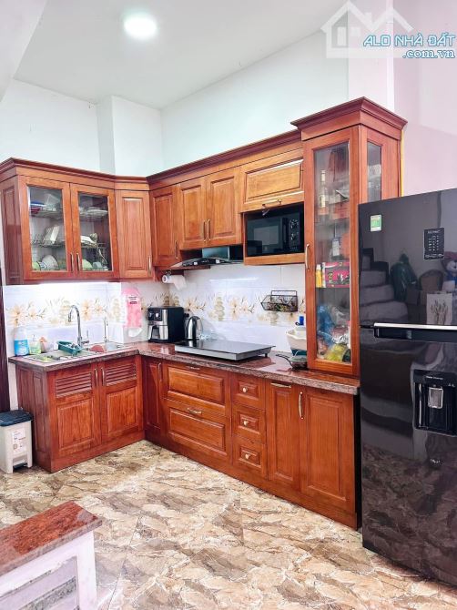 Cho thuê nhà ngõ 200 Vĩnh Hưng, 5 tầng x 42 m2, 3 ngủ khép kín, 12.5 Triệu - 2
