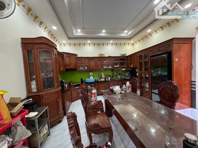 NHÀ MẶT TIỀN, NỞ HẬU, DT 217M2 (NGANG 8.08M), TĂNG NHƠN PHÚ A, QUẬN 9 - 2
