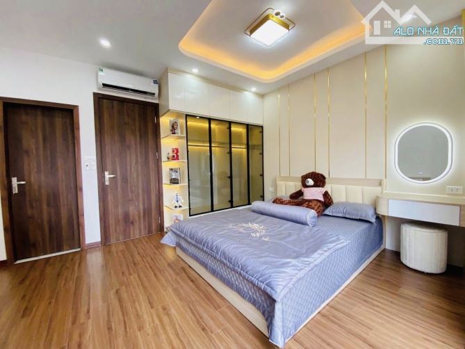 Siêu hot, bán nhà Vĩnh Hưng, nhà mới tinh ở ngay, ngõ to thoáng sáng, oto, 5 tầng, hơn 5tỷ - 2