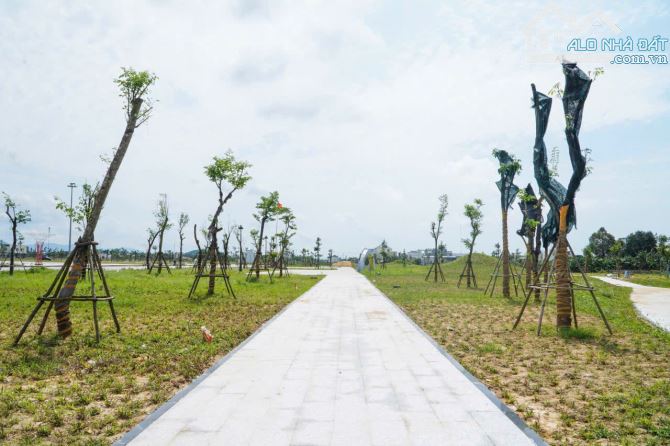 ĐỈNH NÓC KỊCH TRẦN KHU ĐÔ THỊ TRUNG TÂM LA HÀ - TP. QUẢNG NGÃI - 2