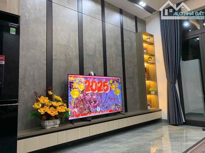 Cc cần bán gấp nhà 3 tầng MT KD VIP đường Hoà Mình 14, giá chỉ nhỉnh 5 tỷ. - 2