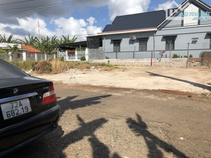 153m2, ngang 10m đường Lê Duẩn sâu 14m, nở hậu, sẵn 120 thổ cư, sổ sẵn công chứng, giá 1t8 - 2