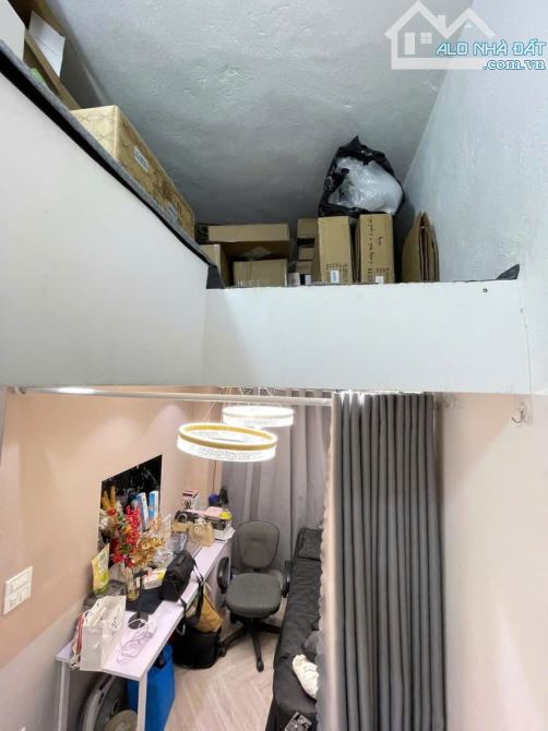 Tập thể tầng 1 mặt phố Thọ Lão 30m, ô tô đỗ cửa. - 2