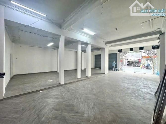 CHO THUÊ 190-192 HỒ VĂN HUÊ, P9, PHÚ NHUẬN - DT 10x21m, 3 tầng - 54TR/TH TL - 2