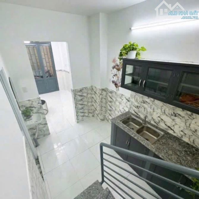 Nhà Mới 1 Lầu 4 x 8m , 2 Phòng Ngủ, Full Nội Thất. Đường Xe Hơi Tới Nhà. Sổ Hồng Sẵn - 2
