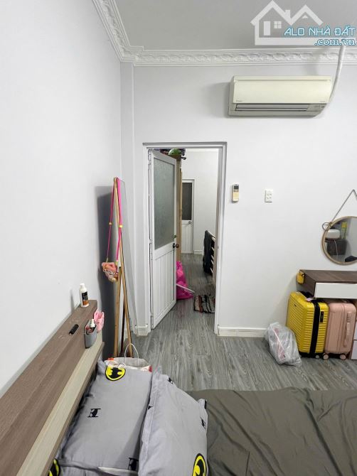 Nhà 2 tầng hẻm thông gần mặt tiền Nguyễn Duy P9Q8 - 2