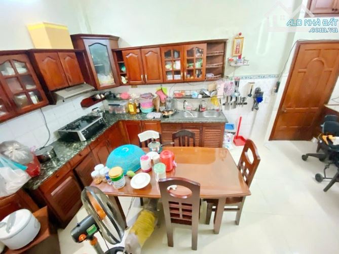 NGAY EMART GÒ VẤP - PHAN HUY ÍCH - 52.5M² - NGANG 5.6M - 2 TẦNG - BTCT - - 2