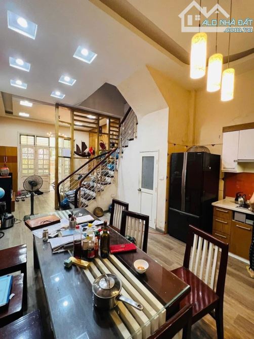 BÁN NHÀ MẶT NGÕ THÔNG - Ô TÔ TẠI PHÚ ĐÔ - 2 THOÁNG - DÂN XÂY -  GIÁ TỐT 50M2 CHỈ 10 TỶ - 2