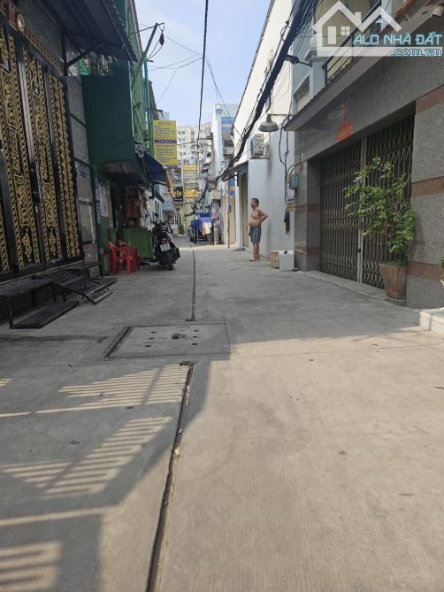 LÊ CƠ HẺM XE TẢI THÔNG NGANG HIẾM 4.6M DÀI 18M - KHU XÂY DỰNG CAO TẦNG - CHỈ HƠN 4.6 TỶ - 2