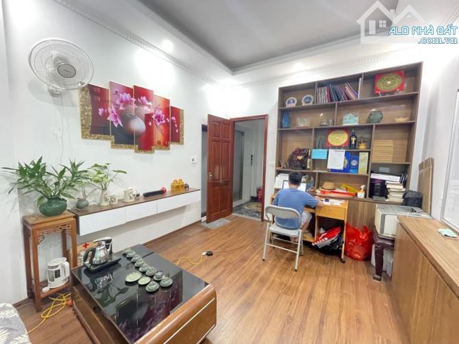 BÁN NHÀ HOÀNG ĐẠO THÀNH, GARA Ô TÔ, THANG MÁY, NỘI THẤT XỊN, 34M2, 6 TẦNG, GIÁ 10.99 TỶ. - 2