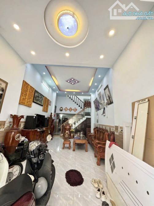 Bán nhà mặt tiền, phường 17, Gò Vấp, nở hậu đẹp, 60m2, 3 tầng, giá 7.79 tỷ - 2