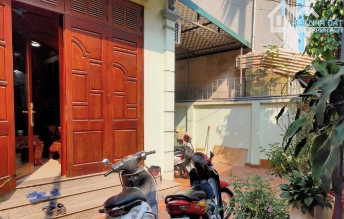 Bán nhà Kim Giang 120m², 3 tầng, mặt tiền 8.4m, ngõ thông, ô tô đỗ cửa – Giá 16.8 tỷ - 2