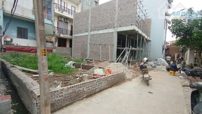 BÁN ĐẤT THUẬN THÀNH. 50M2 * MT 4M * 2,15 TỶ. LÔ GÓC, Ô TÔ VÀO. - 2