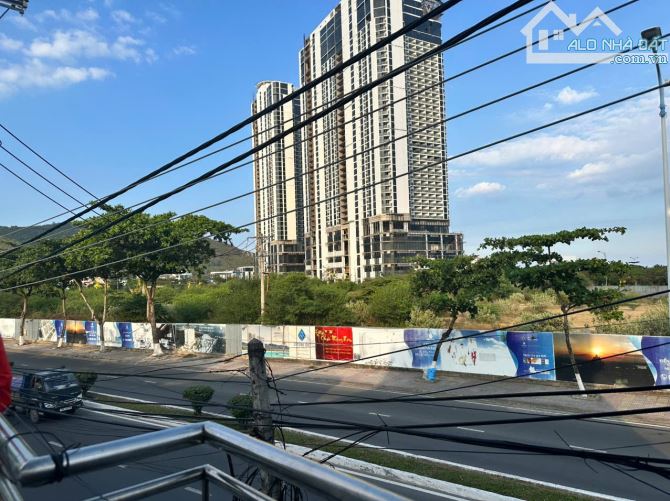 Nhân - Cực rẽ nhà mặt tiền Phạm Văn Đồng ngang 5m chỉ 6tỷ2 - 2