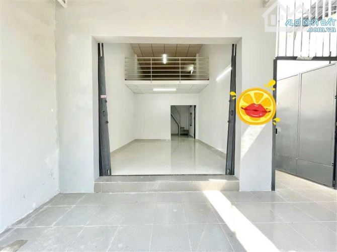 BÁN ĐẤT TẶNG NHÀ MẶT TIỀN - TRẦN BÁ GIAO P5 GV- N5 x 17m,VUÔNG- GẦN SÔNG VÀM THUẬT- 10 TỶ - 2