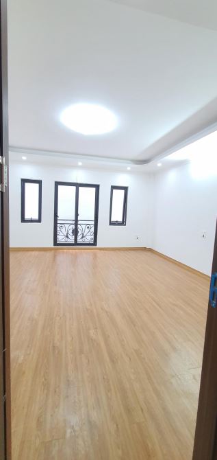 Thạch bàn nhà đẹp ở ngay - 5 tầng 5.5ty ô tô đỗ cách 10 m - 2