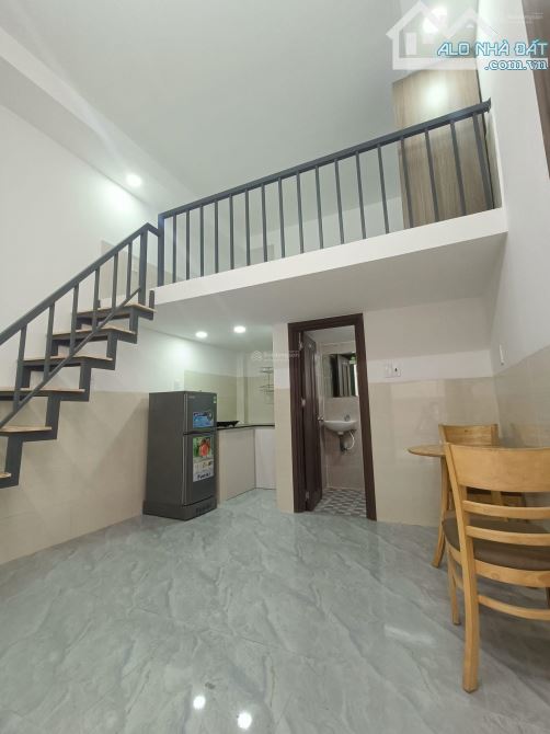 Bán CHDV 25 phòng, DT 168m2, sàn 403m2, đường Hàng Tre, P. Long Thạnh Mỹ, Q9 - 2