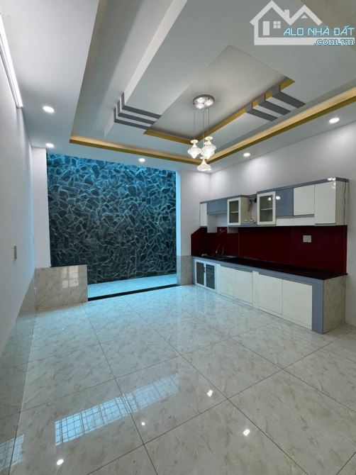 BÁN NHÀ MẶT TIỀN CHỢ LỚN - QUẬN 6 - ĐƯỜNG 12 M CÓ LỀ - 4 TẦNG - 73M2 - 12.X TỶ - 2