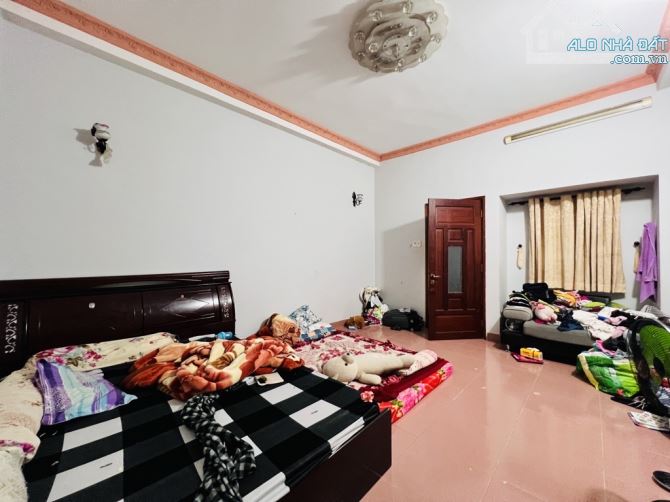 Mặt tiền HIỀN VƯƠNG - TÂN PHÚ- DT  4 x 22m x 4 tầng tiện kinh doanh - 2