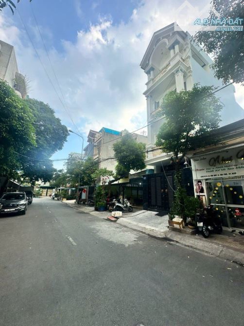 Bán nhà hẻm 239 Tân Quý, phường Tân Quý, quận Tân Phú, dt 10x24m giá 22,5 tỷ - 2