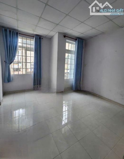 Cần Bán 6,8 Tỷ Nhà 2 Tầng 2 Phòng Ngủ Dt: 4m X 12m Đường 8m Lũy Bán Bích - 2
