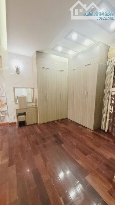Cho thuê nhà 5 tầng mặt đường Phạm Văn Đồng, ph Thanh Bình, TP HD, 102m2, mt 6m, KD tốt - 2