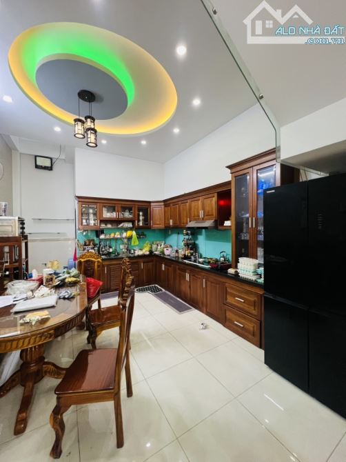 NGAY HƯƠNG LỘ 2 - BÌNH TÂN - HẺM XE TẢI - 64M2 - 4 TẬNG - TẶNG FULL NỘI THẤT - 6 TỶ TL - 2