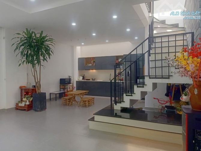 NHÀ HIẾM VƯỜN LÀI QUẬN 12 - 57M2 - NGANG 6M - NGAY KHU PHÂN LÔ - XE HƠI ĐẬU NGÀY ĐÊM THÔNG - 2